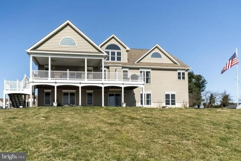 Picture of: Chesapeake Bay House with Amazing Views Pet Policy