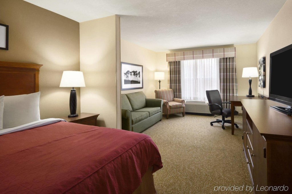 Picture of: HOTEL COUNTRY INN & SUITES BY RADISSON, ATLANTA I- SOUTH, GA
