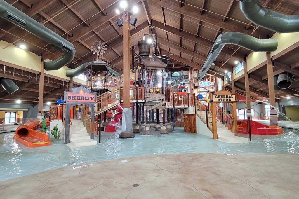 Picture of: Jump In! We have the BEST Indoor Waterparks in Wisconsin!