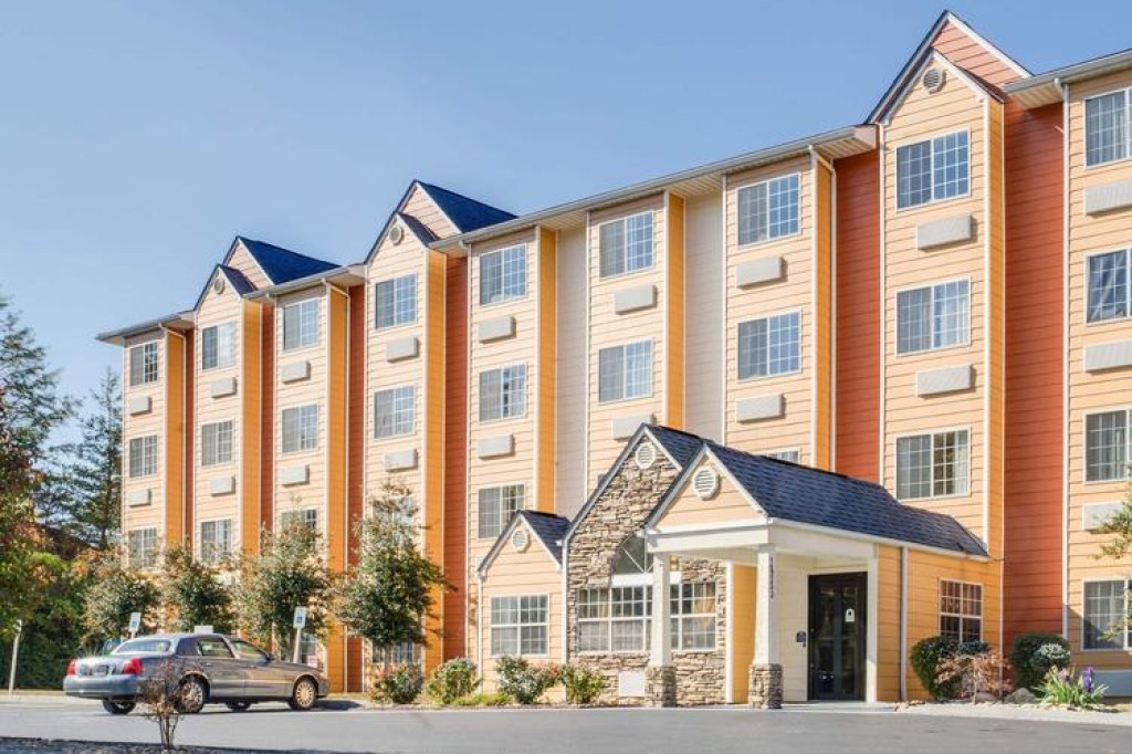 Picture of: Microtel Inn & Suites by Wyndham Pigeon Forge Pet Policy