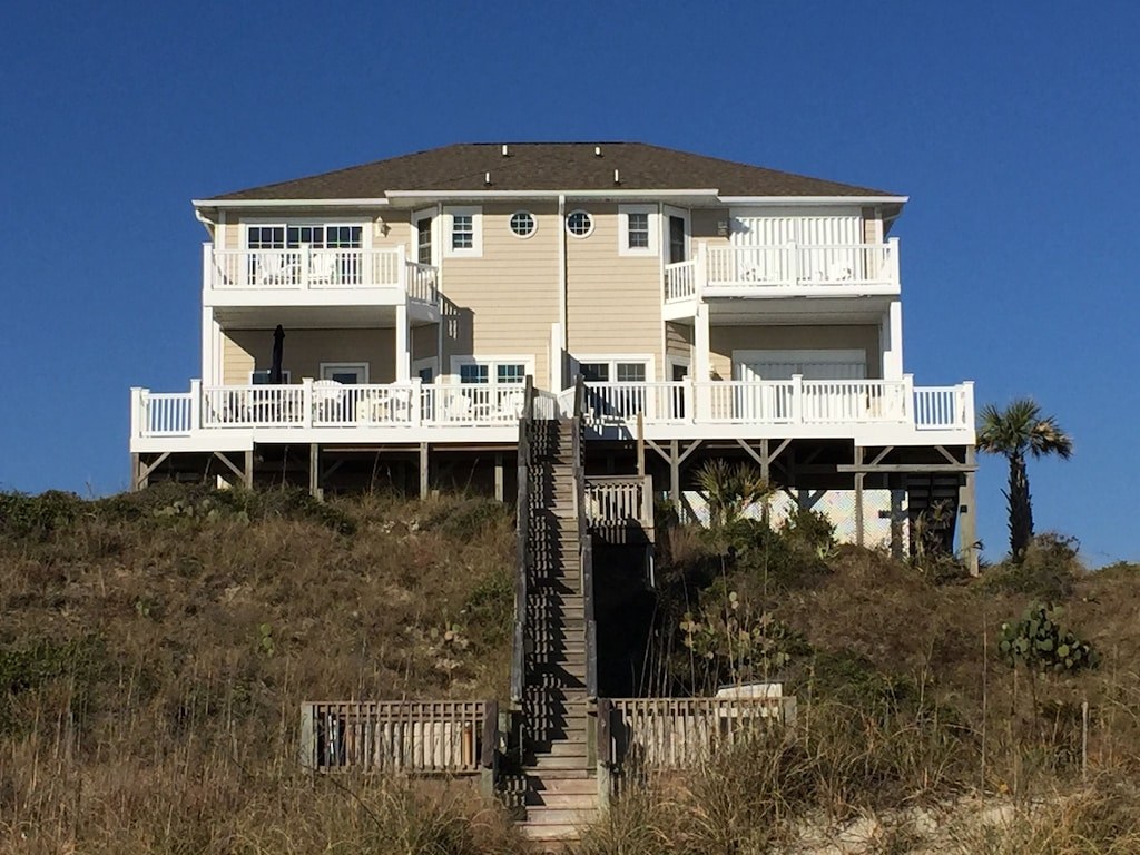 Picture of: OCEANFRONT with Amazing Views and Pet friendly – Emerald Isle