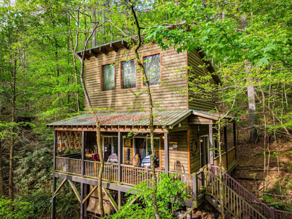 Picture of: Pet Friendly Cabins  Cabins in Helen Ga
