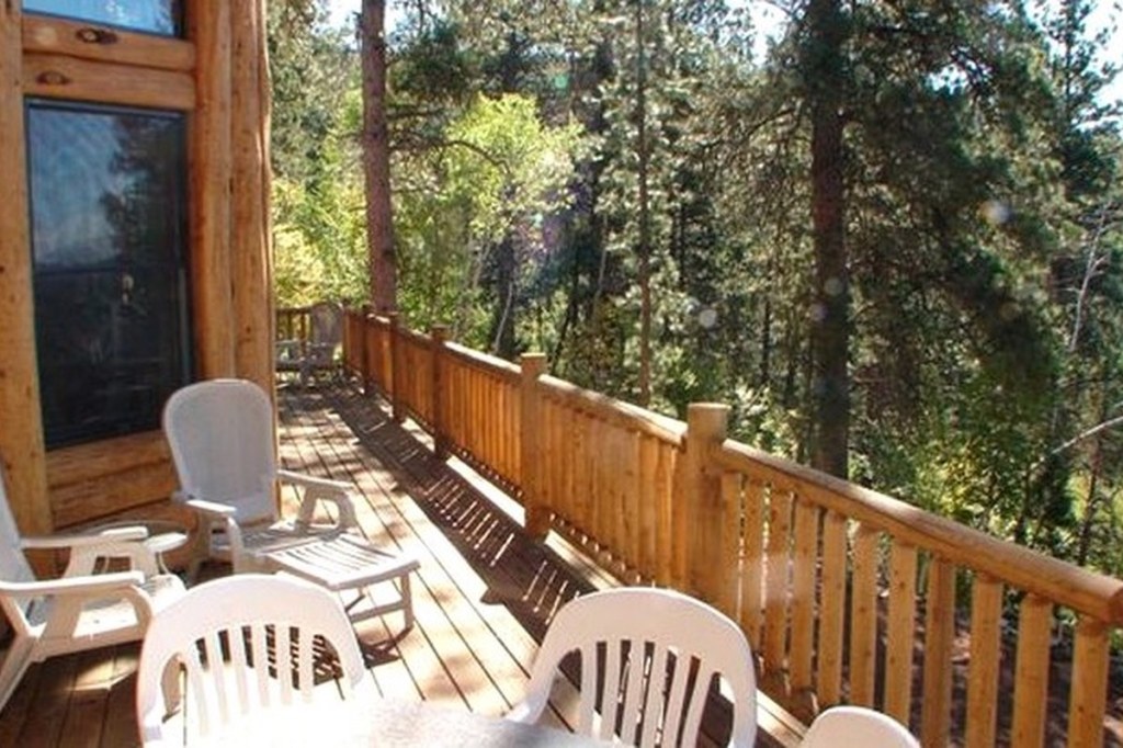Picture of: Pet-Friendly Cabins near Mount Rushmore  Dog-Friendly Rentals