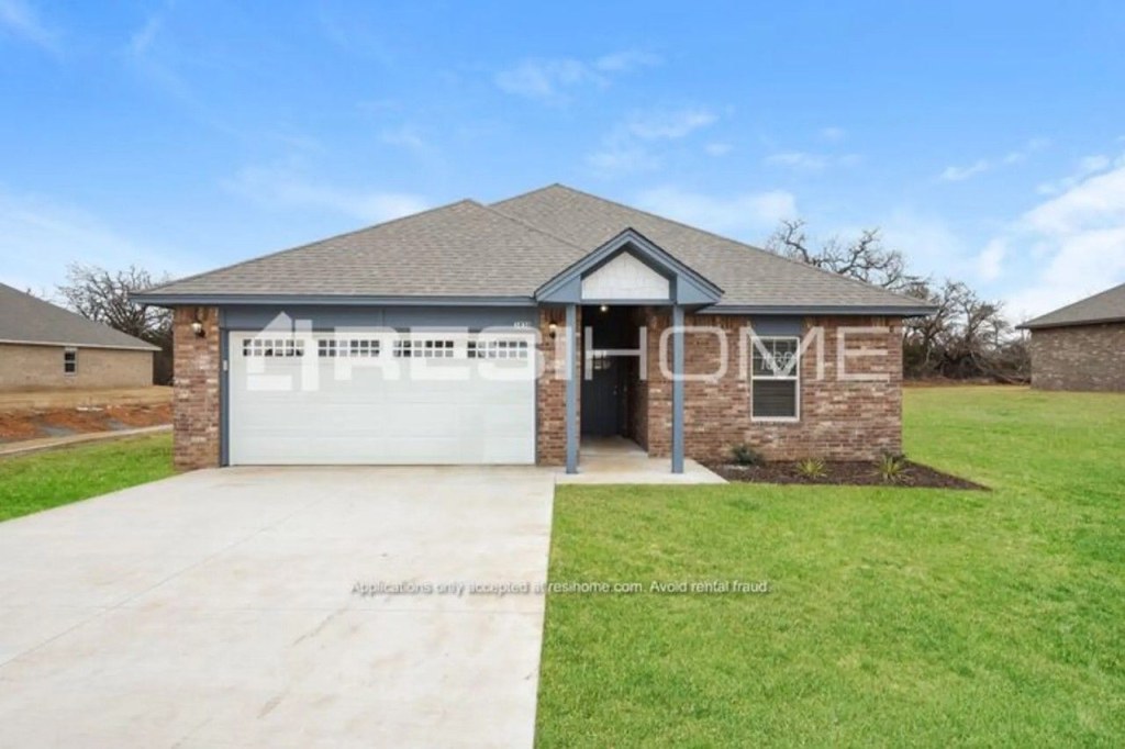 Picture of: Round Leaf Rd, Edmond, OK   Bedroom House for $,05/month