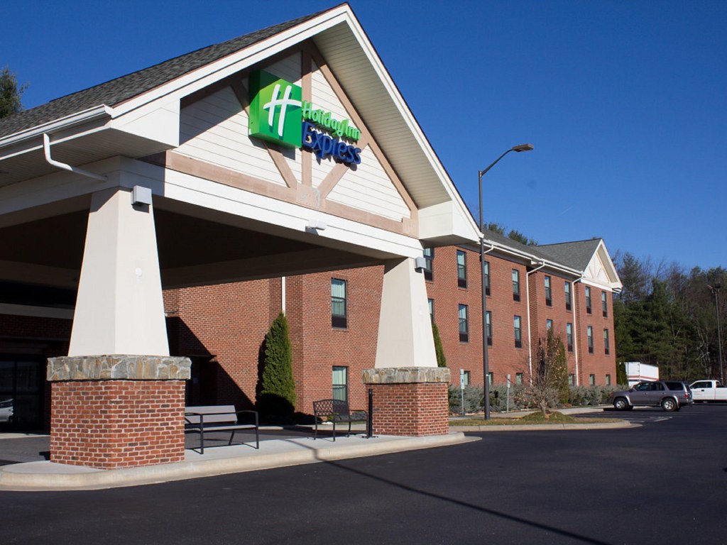 Picture of: West Jefferson Hotels  Top  Hotels in West Jefferson, NC by IHG