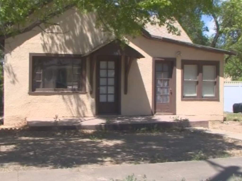 Picture of: Woman finds own home on Craigslist for rent